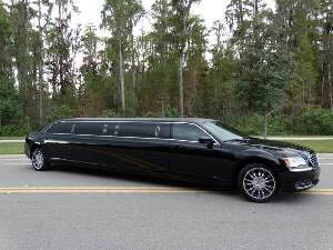 opulent black 8 passengers limousine